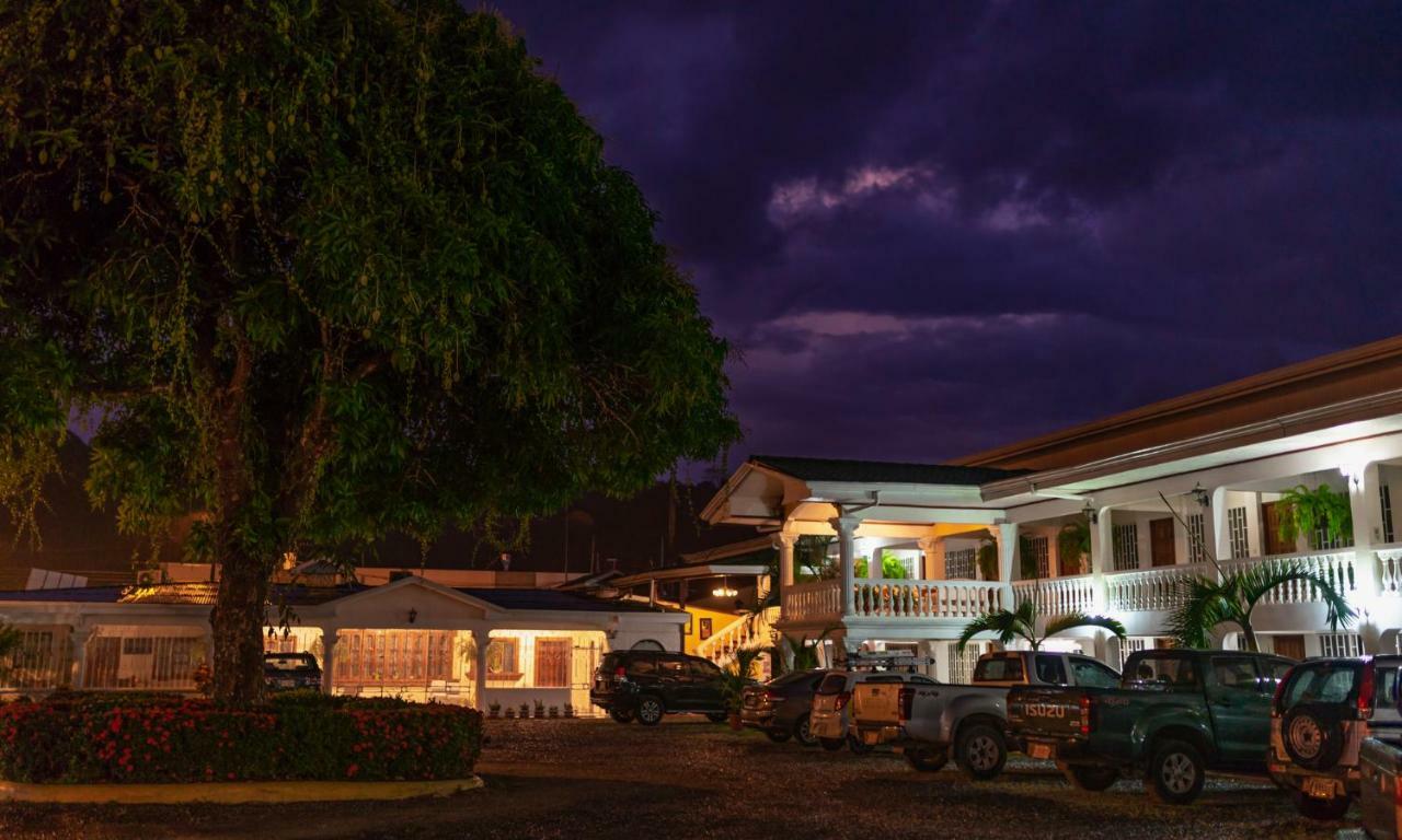 Hotel Andrea Neily Bagian luar foto